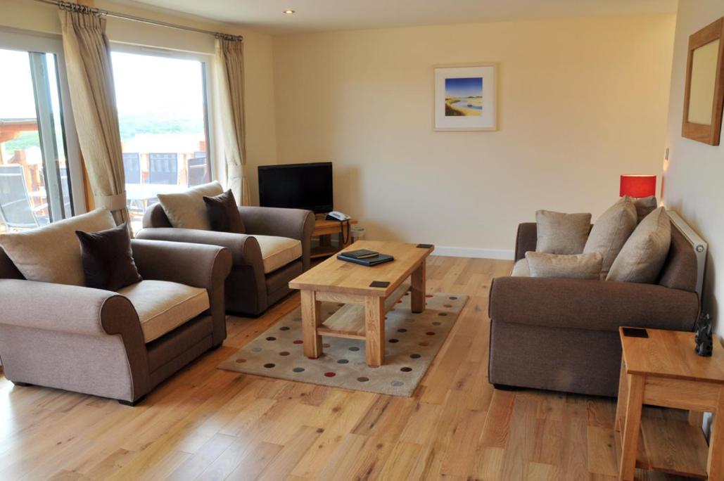 Fistral Hot Tub House For 8 On Retallack Resort Newquay  Exterior photo